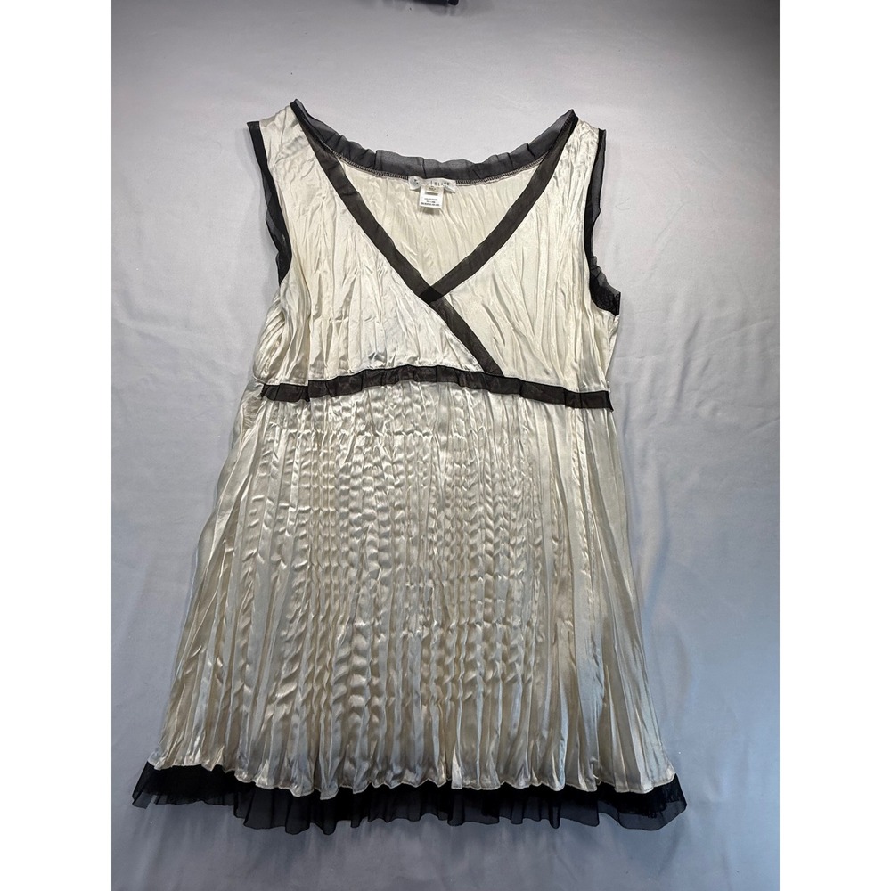 White House Black Market Champagne Pleated Sleeveless Top XL Mesh Trim V-Neck